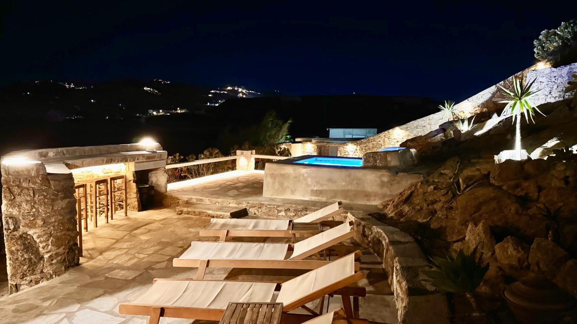 Apostolis House *
